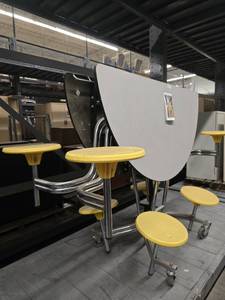 lot 10036 image: 5ft Midwest Round 8 Seat Mobile Table