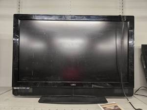 lot 20607 image: Vizio 42 Television