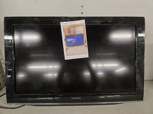 lot 20610 image: Toshiba 32 Television