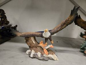 lot 20655 image: Eagle Statue