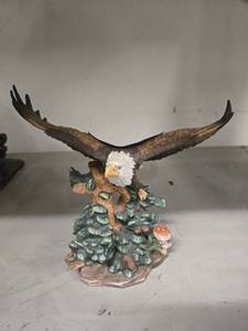lot 20656 image: Eagle Statue