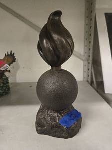 lot 20657 image: Ordinance Bomb Statue