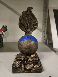 lot 20658 image: Ordinance Bomb Statue