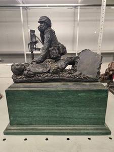 lot 20736 image: Mounted Calling Dustoff Statue