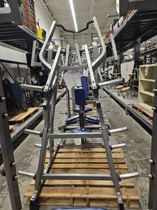 lot 9502 image: Hammer Strength ISO-Lateral Front Lat Pulldown