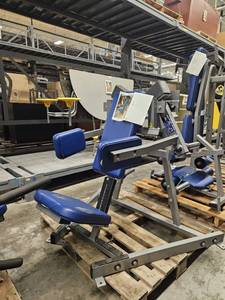 lot 9506 image: Hammer Strength Plate Loaded Lat Raise