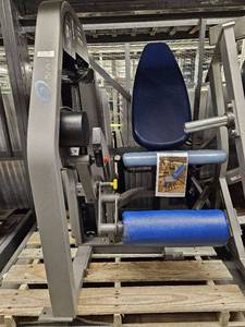 lot 9529 image: Nautilus Nitroevo Leg Extension