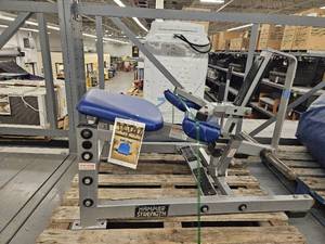 lot 9544 image: Hammer Strength Seated Calf Raises