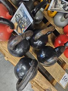 lot 9635 image: (6) 50lbs Kettle Bells