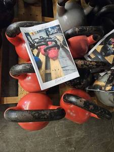 lot 9637 image: (6) 35lbs Kettle Bells