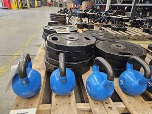 lot 9669 image: (2) 40lbs Kettle Bells