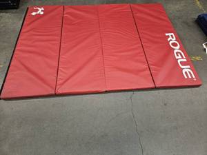 lot 9851 image: (1) Rogue Crash Mat