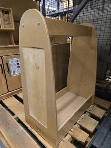 lot 10066 image: Kaplan Childrens Coat Rack