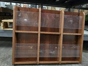 lot 15714 image: (1) 6 Pocket Wooden Magazine Rack