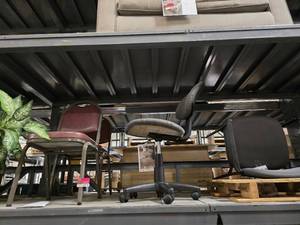 lot 15718 image: (4) Assorted Chairs
