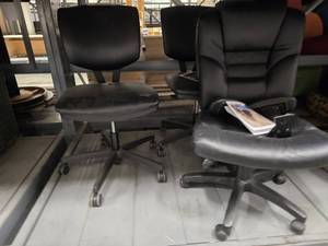 lot 15730 image: (3) Blace Office Chairs
