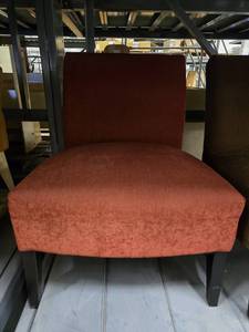 lot 15735 image: Maroon Accent Chair