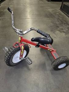 lot 15740 image: Angels ATC 750 Tricycle