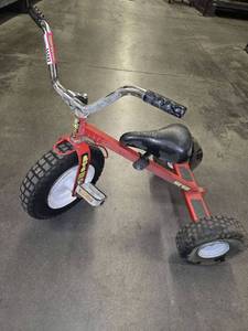 lot 15742 image: Angels ATC 750 Tricycle