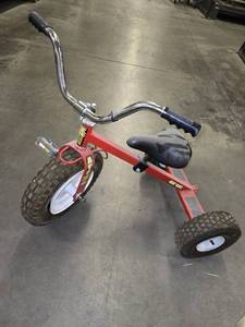 lot 15743 image: Angels ATC 750 Tricycle