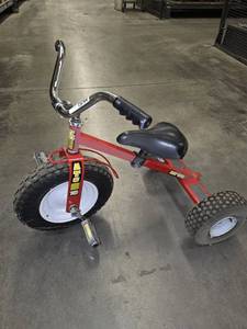 lot 15744 image: Angels ATC 750 Tricycle