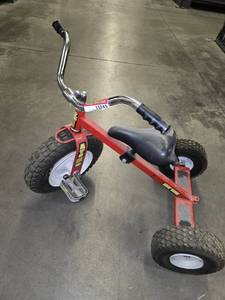 lot 15745 image: Angels ATC 750 Tricycle