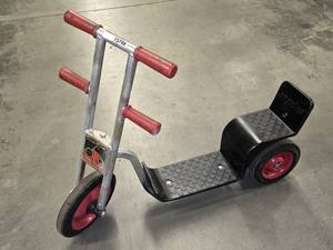 lot 15746 image: Angels Silver Rider Scooter