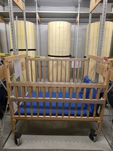 lot 22628 image: Wood Evacuation Crib