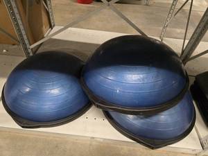 lot 22629 image: (3) Bosu Balls
