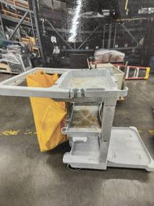 lot 9891 image: Utility Cleaning Cart