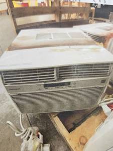 lot 9896 image: Frigidaire AC Unit