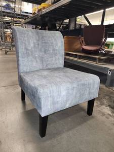 lot 15658 image: (2) Blue Lounge Chairs
