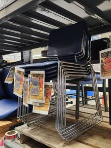 lot 15678 image: (5) Blue Stackable Chairs