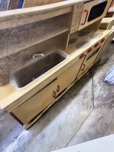 lot 22658 image: Childrens Wooden Play Kitchen