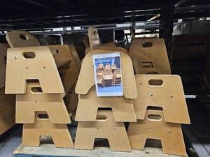 lot 23598 image: (2) Toddler Wooden Chairs&nbspW Sides
