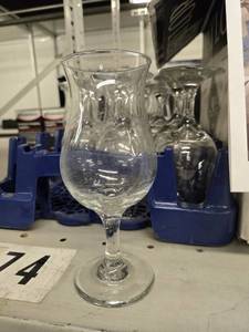 lot 20821 image: (27) Bar Glasses