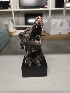 lot 20824 image: Wolf Head Statue