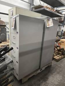 lot 15777 image: (2) Filing Cabinets