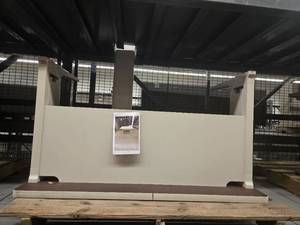 lot 23527 image: White Desk