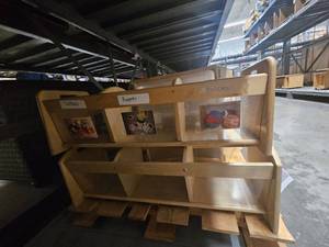 lot 23558 image: Kaplan 3 Compartment Shelf