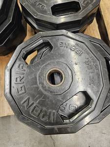 lot 9610 image: (2) 35lbs Iron Grip Weights