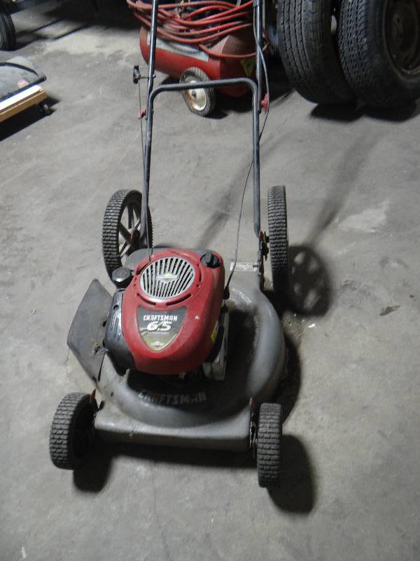 lot 568 image: Craftsman 6.5 HP push mower