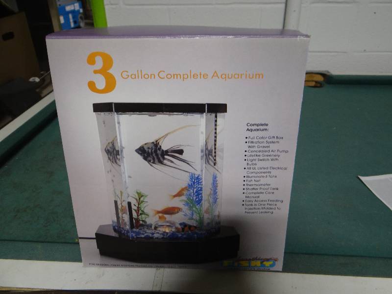 lot 571 image: 3 gallon complete aquarium kit- New in box