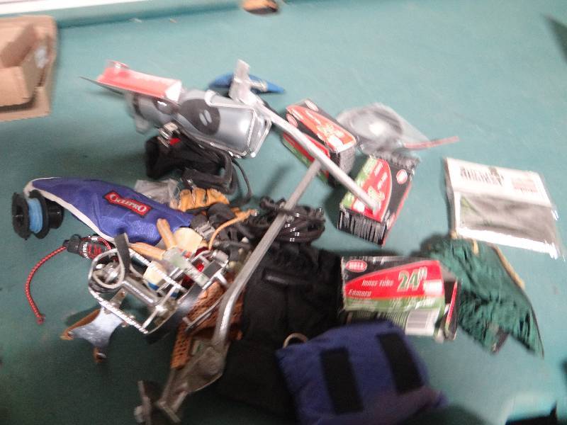 lot 586 image: Lot of various bike parts