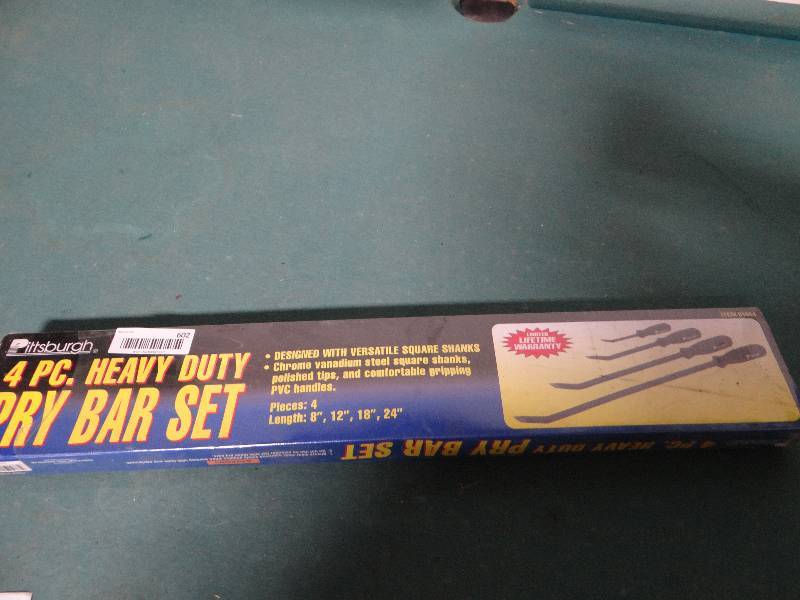 lot 602 image: 4 pc heavy duty pry bar set- New in box