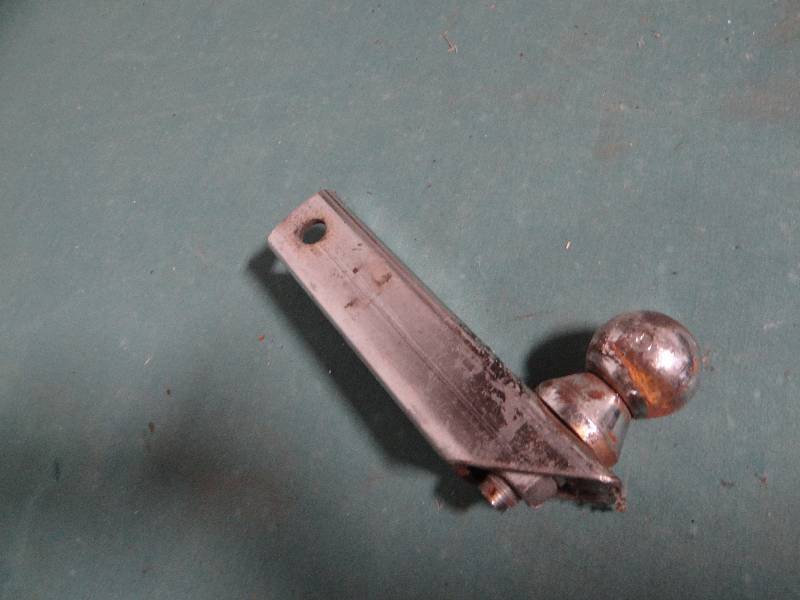 lot 613 image: 2 receiver w ball