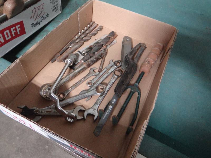 lot 620 image: Lot of various hand tools