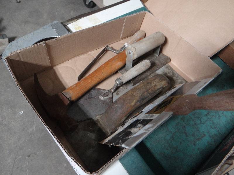 lot 621 image: Lot of various hand tools