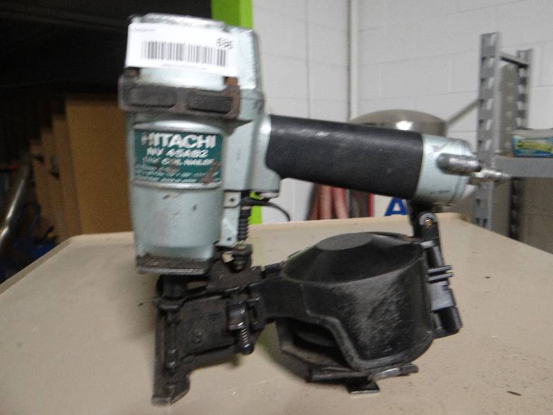 lot 636 image: Hitachi 1-34 coil nailer