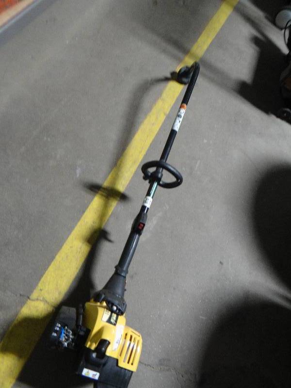 lot 647 image: Bolens curved shaft gas weed eater
